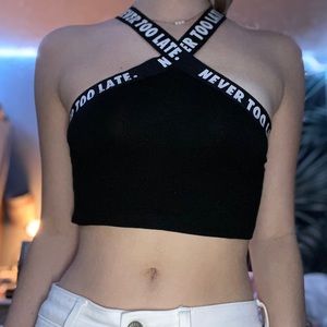 NWOT Women’s crisscross crop top